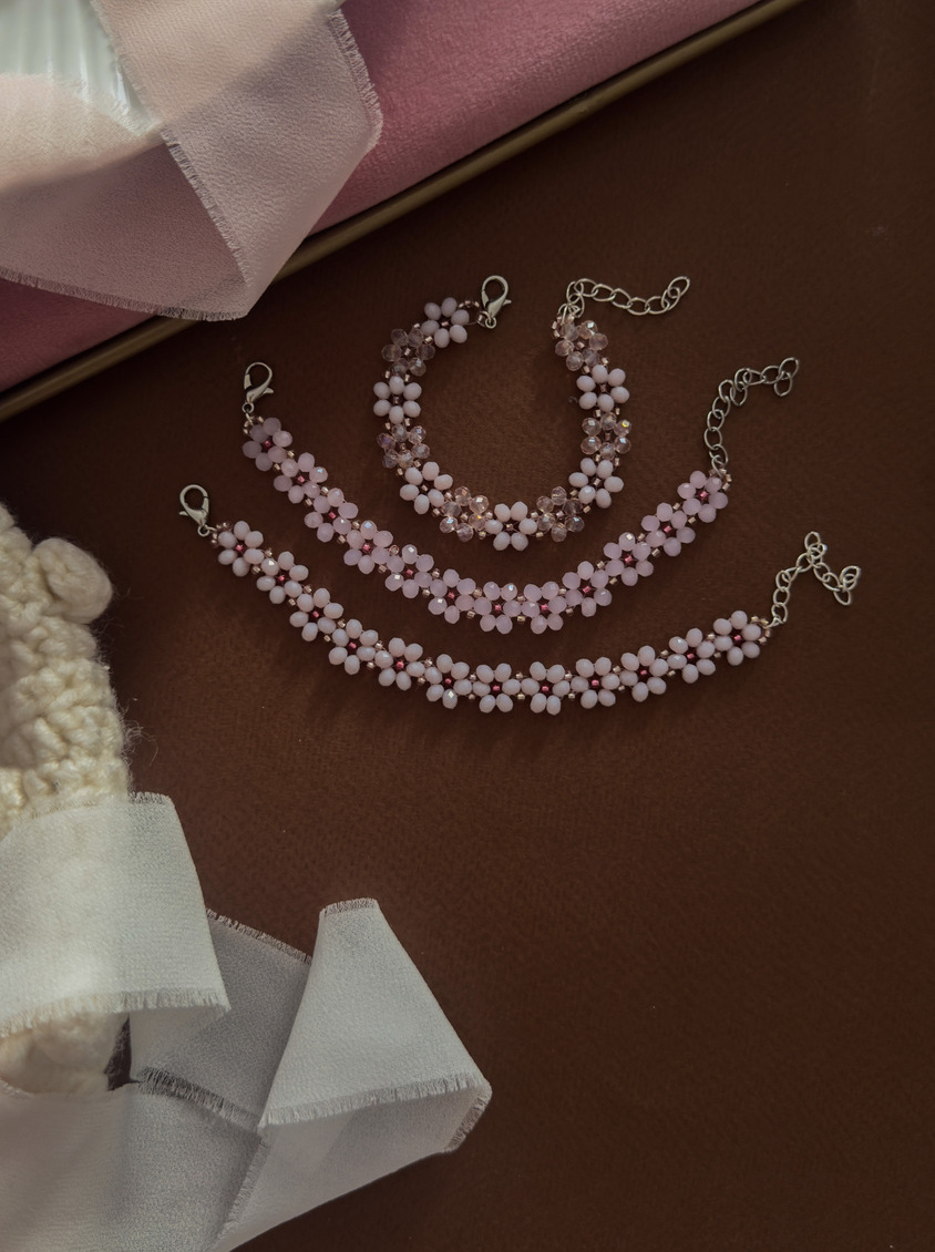 Браслет из бусин, размер универсальный Браслет из бусин, размер универсальный