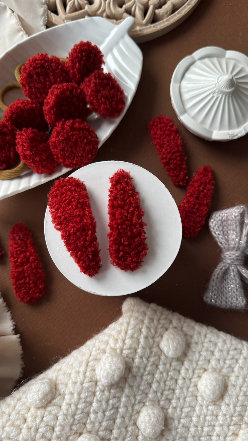 Заколка мягкая букле, цвет красный Заколка мягкая букле, цвет красный