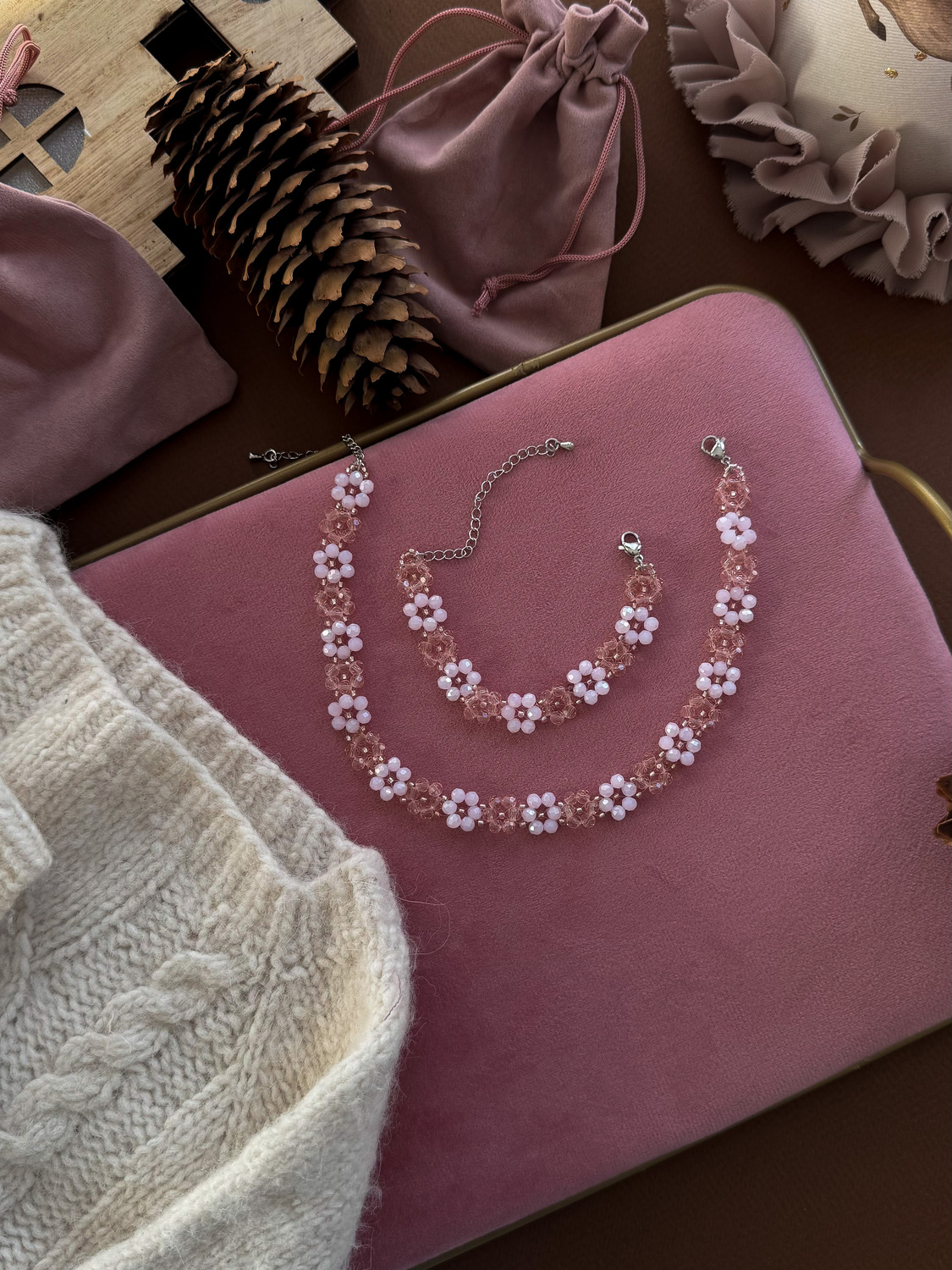 Браслет из бусин, размер универсальный Браслет из бусин, размер универсальный